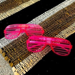 Pink Glow up glasses! Only one glows up!